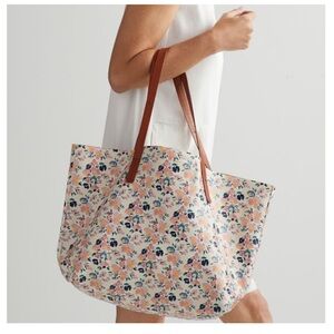 Mark & Graham and Caitlin Wilson Floral
Leather Brooklyn Tote 🌷